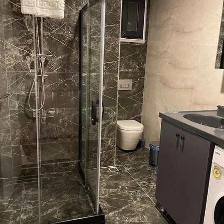 Oezel Havuz Ve Deniz Manzarali Yeni *