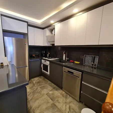 Villa Oezel Havuz Ve Deniz Manzarali Yeni Kuşadası