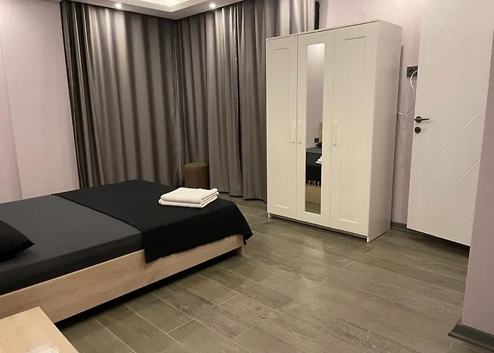 Oezel Havuz Ve Deniz Manzarali Yeni