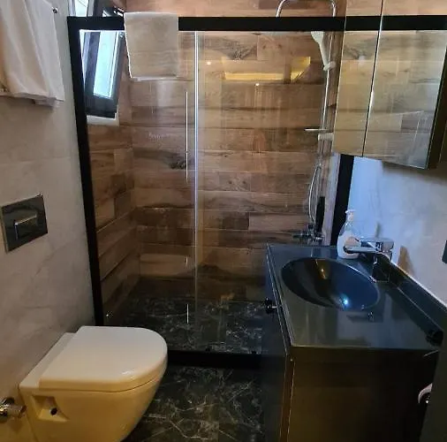 Oezel Havuz Ve Deniz Manzarali Yeni * Kusadası