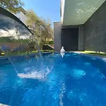 Oezel Havuz Ve Deniz Manzarali Yeni * Kusadasi