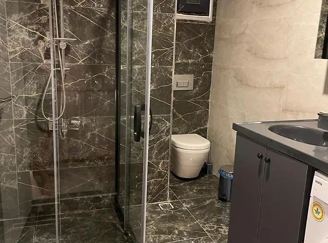 Oezel Havuz Ve Deniz Manzarali Yeni *