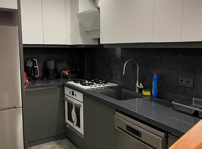 Oezel Havuz Ve Deniz Manzarali Yeni Villa Kusadasi