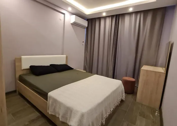 Villa Oezel Havuz Ve Deniz Manzarali Yeni Kusadasi