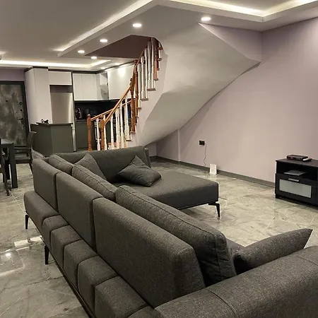 ヴィラ Oezel Havuz Ve Deniz Manzarali Yeni